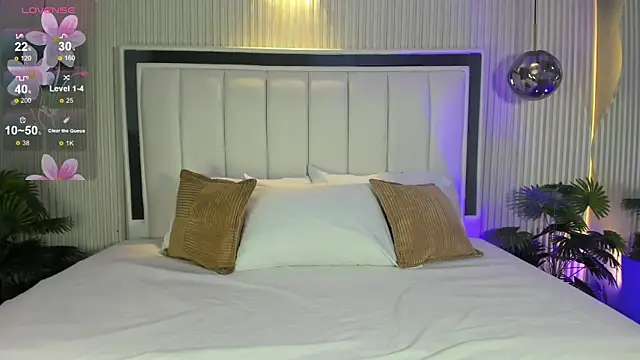 Snapshot of MariathLittle chatting on 09-26-25, 05:17 MariathLittle online show from 09-26-25, 05:17