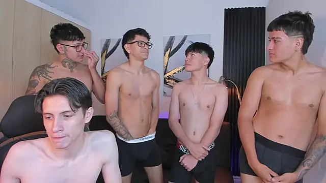 Snapshot of Horny_BoysW chatting on 09-22-25, 01:13 Horny BoysW online show from 09-22-25, 01:13