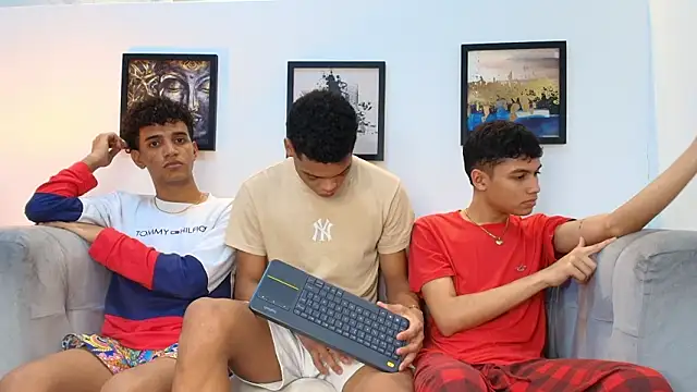 PRETTY FEM online show from 03-18-26, 02:04