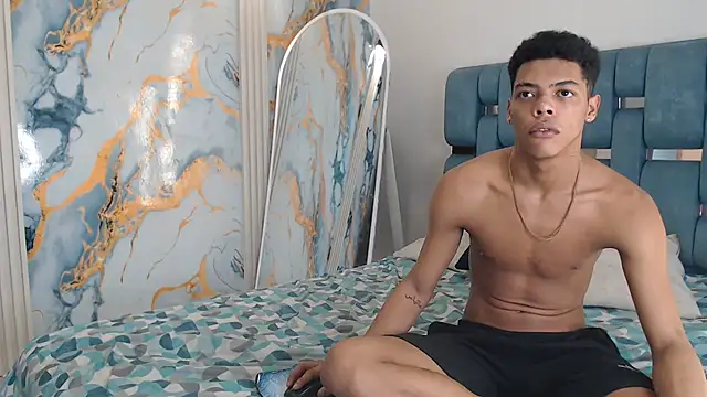 PRETTY FEM online show from 04-17-26, 01:30