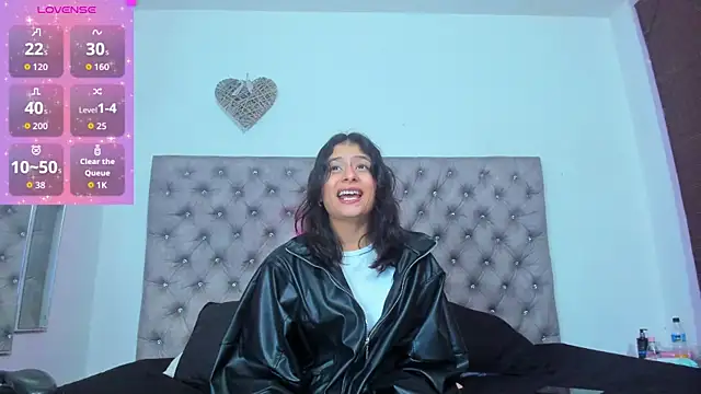 Georgina Ferri  online show from 11-24-25, 05:23