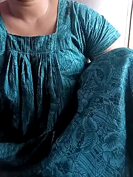 Snapshot of Aaradhya_Sharma chatting on 10-11-25, 10:58 Aaradhya Sharma online show from 10-11-25, 10:58