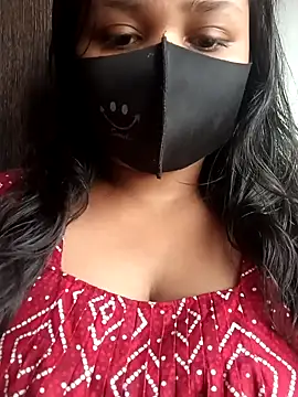 Snapshot of Aaradhya_Sharma chatting on 10-28-25, 08:29 Aaradhya Sharma online show from 10-28-25, 08:29