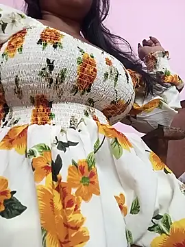 Snapshot of Aaradhya_Sharma chatting on 02-02-26, 11:42 Aaradhya Sharma online show from 02-02-26, 11:42