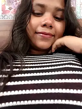 Snapshot of Aaradhya_Sharma chatting on 02-17-26, 01:46 Aaradhya Sharma online show from 02-17-26, 01:46