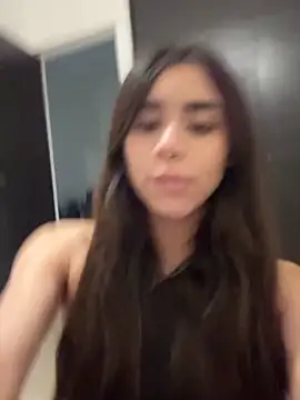 Snapshot of Ariovalle chatting on 09-19-25, 07:21 Ariovalle online show from 09-19-25, 07:21