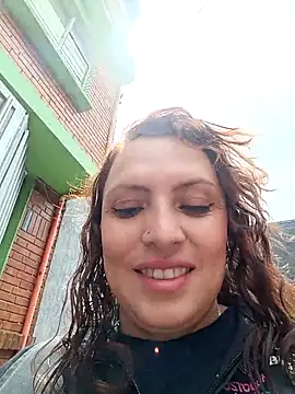 Snapshot of VERONICA__03 chatting on 09-08-25, 03:22 VERONICA 03 online show from 09-08-25, 03:22