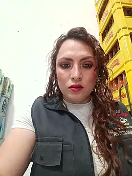 Snapshot of VERONICA__03 chatting on 10-02-25, 01:40 VERONICA 03 online show from 10-02-25, 01:40