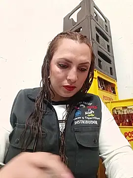 Snapshot of VERONICA__03 chatting on 10-16-25, 02:18 VERONICA 03 online show from 10-16-25, 02:18