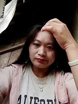 Snapshot of lusy-bae chatting on 10-12-25, 12:31 lusy-bae online show from 10-12-25, 12:31