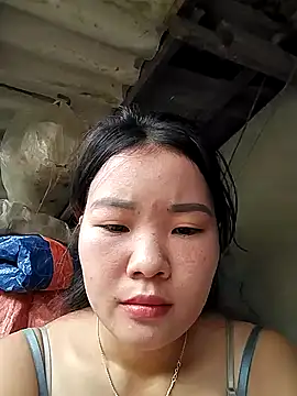 lylylove online show from 10-13-25, 03:50