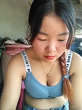 Snapshot of lylylove chatting on 06-14-26, 02:09 lylylove online show from 06-14-26, 02:09