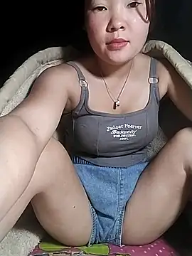 Snapshot of lylylove chatting on 06-18-26, 01:39 lylylove online show from 06-18-26, 01:39