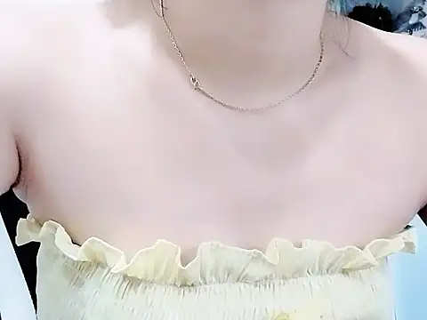 Snapshot of Mie079 chatting on 07-19-26, 06:39 Mie079 online show from 07-19-26, 06:39