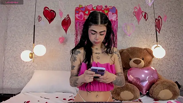 Snapshot of skailyn_angels chatting on 02-15-26, 01:57 skailyn angels online show from 02-15-26, 01:57