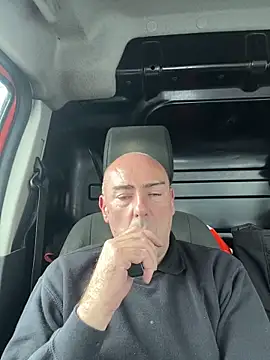 Richmcgee online show from 05-19-26, 01:28