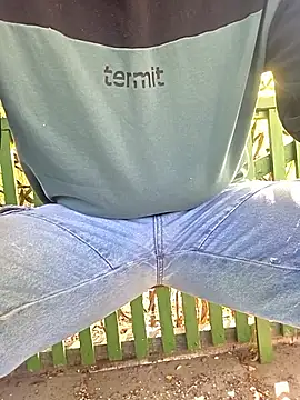 Snapshot of ZeoNVi chatting on 04-14-26, 03:01 ZeoNVi online show from 04-14-26, 03:01