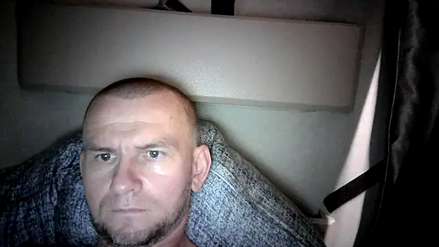 Snapshot of RoadDaddyXL chatting on 09-09-25, 03:50 RoadDaddyXL online show from 09-09-25, 03:50