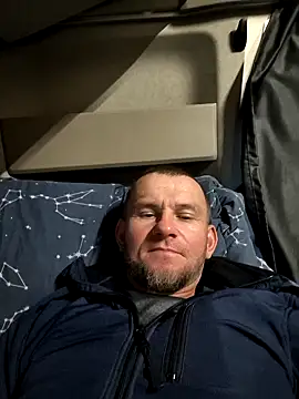 Snapshot of RoadDaddyXL chatting on 10-01-25, 05:35 RoadDaddyXL online show from 10-01-25, 05:35