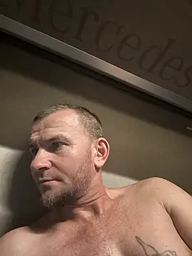 Snapshot of RoadDaddyXL chatting on 10-05-25, 05:00 RoadDaddyXL online show from 10-05-25, 05:00