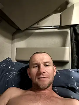 Snapshot of RoadDaddyXL chatting on 10-07-25, 10:12 RoadDaddyXL online show from 10-07-25, 10:12