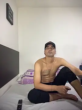 Snapshot of Deymon0777 chatting on 02-20-26, 04:09 Deymon0777 online show from 02-20-26, 04:09