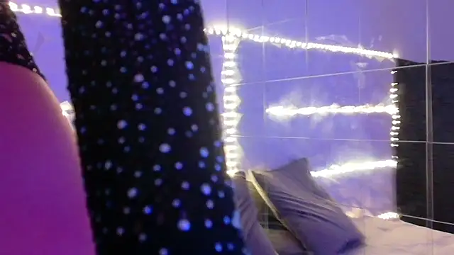 Aishha  online show from 10-13-25, 05:07