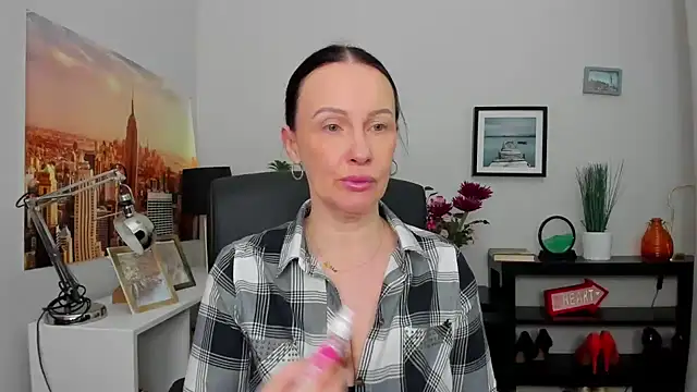 Velvet Jasmine online show from 10-07-25, 05:37