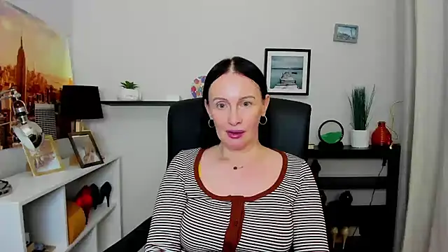 Velvet Jasmine online show from 10-14-25, 05:36