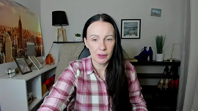 Velvet Jasmine online show from 02-10-26, 06:28