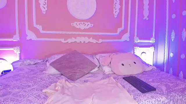 aitana johns online show from 10-17-25, 01:03