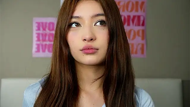 Snapshot of LaurelLeier chatting on 03-05-26, 08:10 LaurelLeier online show from 03-05-26, 08:10