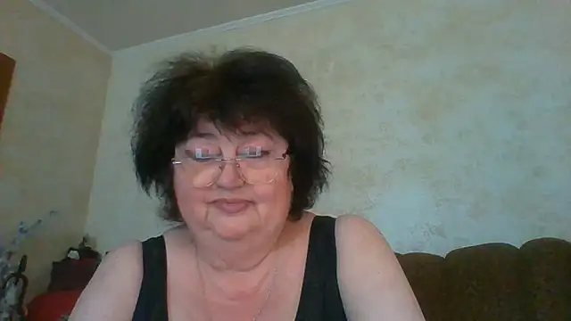 Snapshot of MilaSky5303 chatting on 06-12-26, 02:49 MilaSky5303 online show from 06-12-26, 02:49