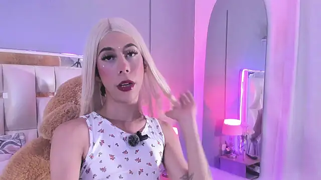 Snapshot of Darlyn_tenderhot__ chatting on 11-29-25, 11:41 Darlyn tenderhot online show from 11-29-25, 11:41