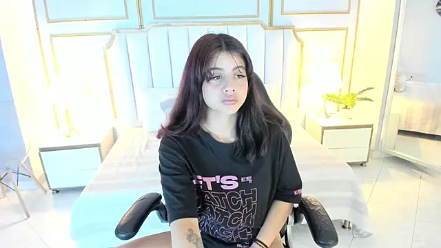 Julieth brown  online show from 02-25-26, 01:54