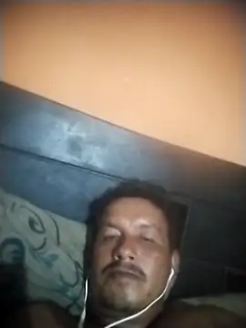 Snapshot of colombiano198720 chatting on 10-02-25, 01:45 colombiano198720 online show from 10-02-25, 01:45