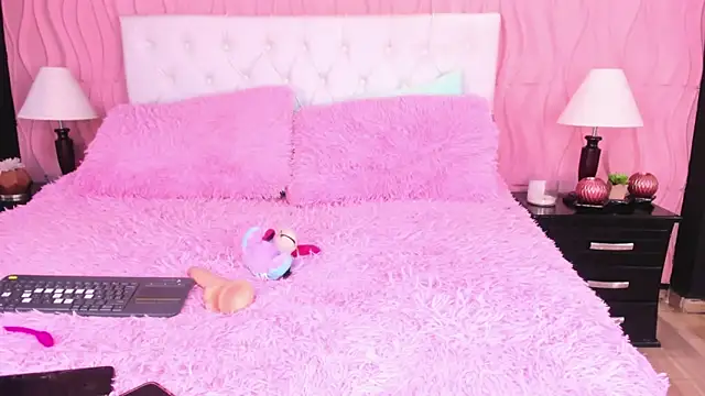 Snapshot of Dulceemia_ chatting on 09-30-25, 07:52 Dulceemia  online show from 09-30-25, 07:52