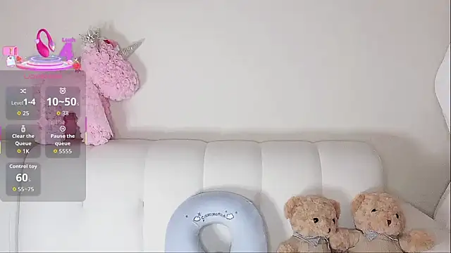 LuLu-Moon online show from 10-04-25, 07:17