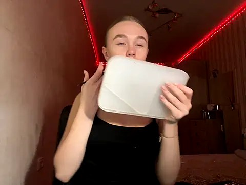 bellameow88 online show from 10-13-25, 11:54