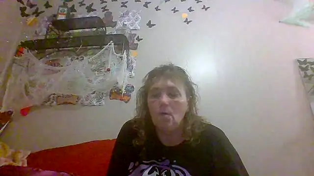 Snapshot of Bored_Grandma chatting on 09-09-25, 02:44 Bored Grandma online show from 09-09-25, 02:44