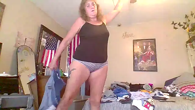 Snapshot of Bored_Grandma chatting on 09-30-25, 07:19 Bored Grandma online show from 09-30-25, 07:19