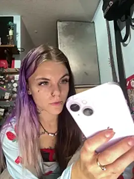 Snapshot of ittybittymeryssa chatting on 12-04-25, 04:00 ittybittymeryssa online show from 12-04-25, 04:00