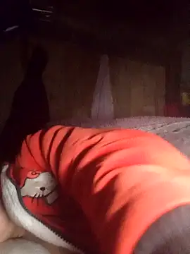  YooY  online show from 11-24-25, 11:04