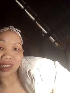  YooY  online show from 12-15-25, 12:04