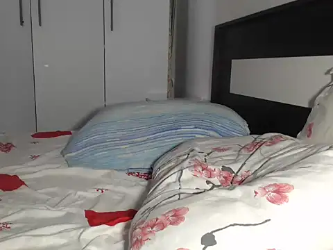petite danielle online show from 06-25-26, 07:57