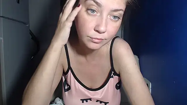 petite danielle online show from 07-27-26, 07:32