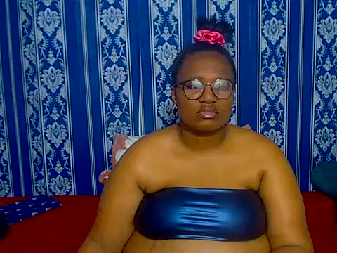 JUICEYLIPS333 online show from 11-09-25, 06:39