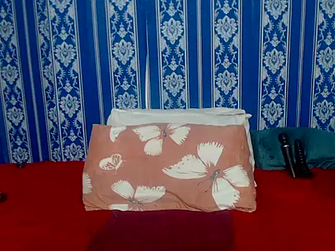 JUICEYLIPS333 online show from 11-12-25, 06:41