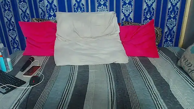 JUICEYLIPS333 online show from 12-15-25, 07:34