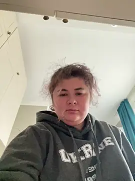 Snapshot of AliceCurlyX chatting on 12-14-25, 11:04 AliceCurlyX online show from 12-14-25, 11:04